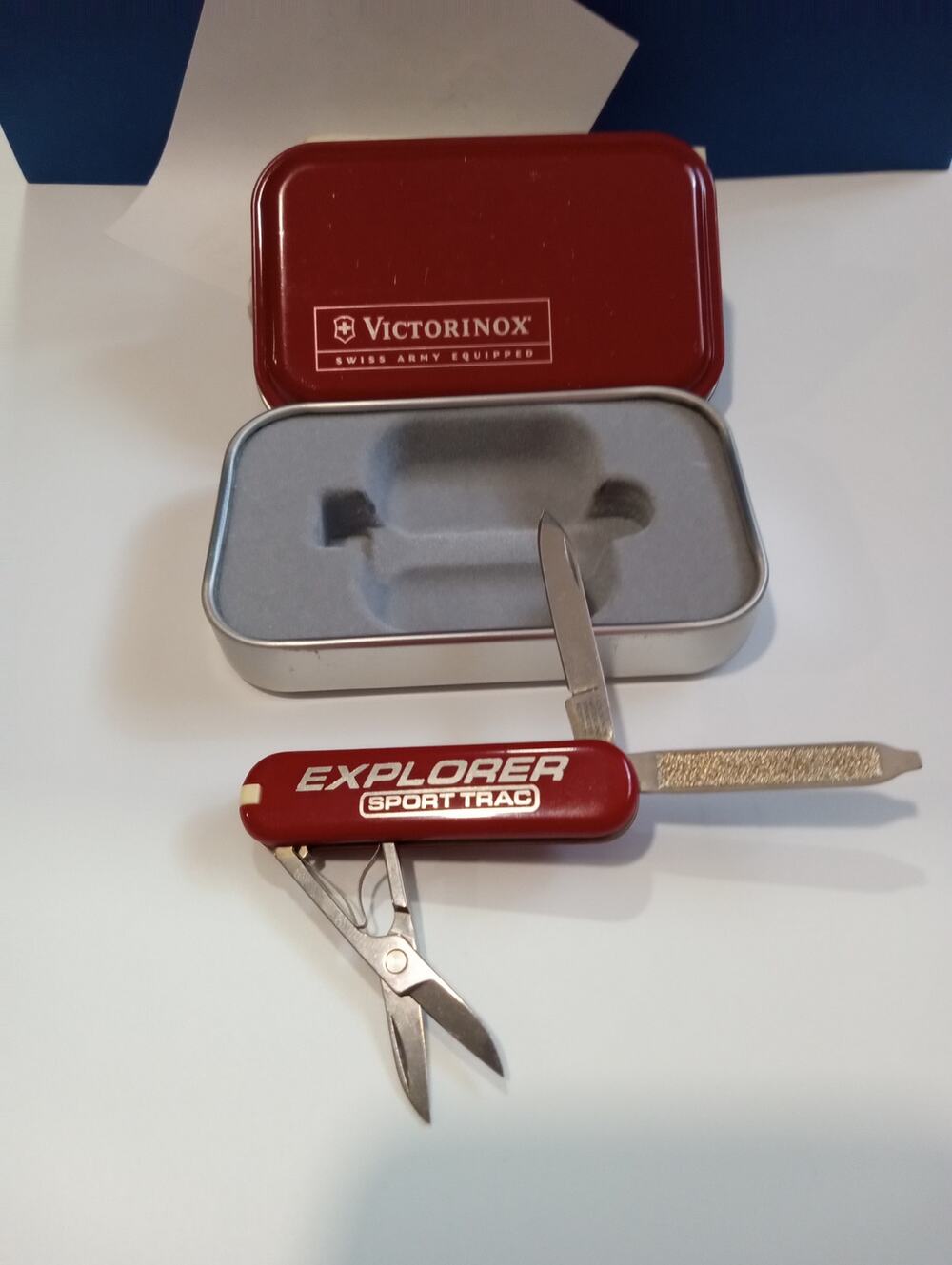 Victorinox Swiss Army Knife Collectible Tin Special Ford Sport Trac Edition 0412